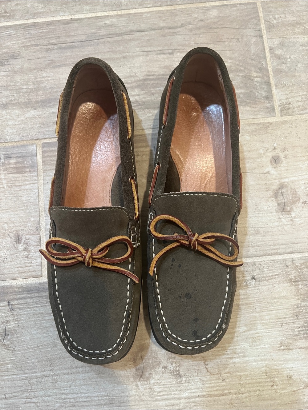 Lands' End Women's Suede Moccasins in Olive Green with Tan Accents size 9